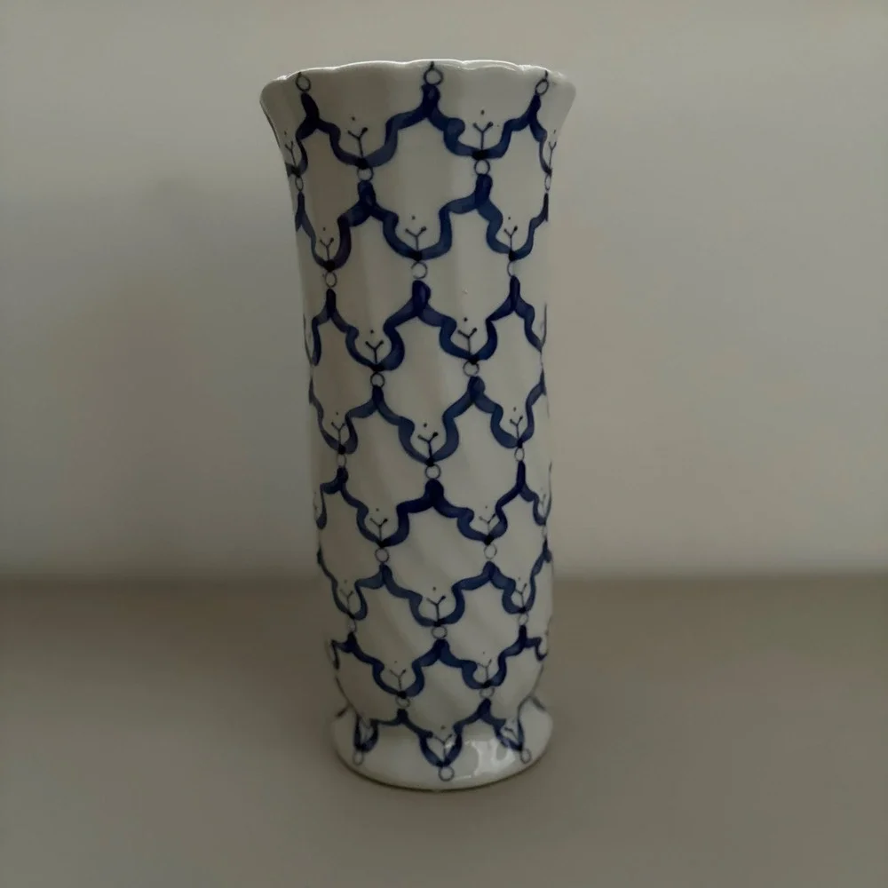 Blue and White Ceramic‎ Trellis Cylinder Vase Scalloped Rim 11.5 Inch Flowers